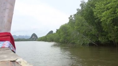 Tay Nehir teknesinde