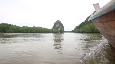 Tay Nehir teknesinde