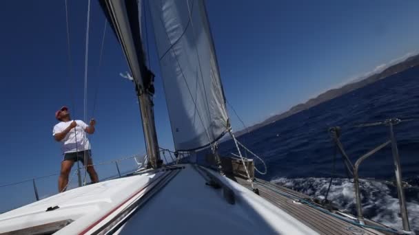 Regata de vela Sail and Fun Trophy 2012 en el Mar Mediterráneo, Turquía . — Vídeo de stock