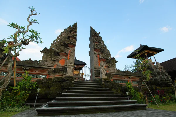 Temple Pura Puseh in Ubud on Bali. — Stock Photo, Image