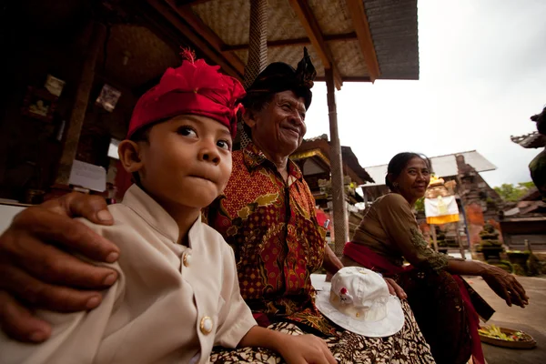 Feierlichkeiten auf Bali, Indonesien. — Stockfoto