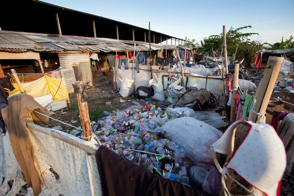 Afval op de stortplaats op bali eiland — Stockfoto