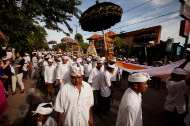 melasti ayin yapılır önce nyepi - sessizlik balinese günü