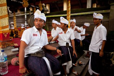 daha önce nyepi melasti ritüel gerçekleştirilir