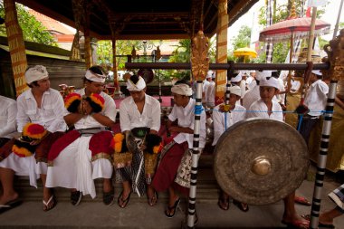 daha önce nyepi melasti ritüel gerçekleştirilir