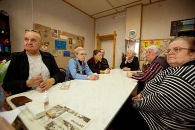 podporozhye, Rusya Federasyonu - 3 Mayıs: gün Sağlık Merkezi Sosyal Hizmetler yaşlılar ve engelliler (loto - dikkat çekmek için eldery gelişimi için egzersizler), 3 Mayıs 2012 yılında podporozhye, Rusya Federasyonu.