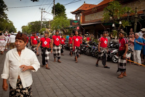 Melasti Ritual is performed before Nyepi - a Balinese Day of Silence — Stock Photo, Image