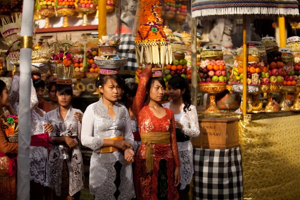 Melasti Ritual é realizado antes de Nyepi — Fotografia de Stock
