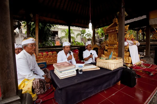 Melasti ritual utförs innan nyepi — Stockfoto