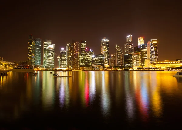 Singapore, in de nachttijd — Stockfoto