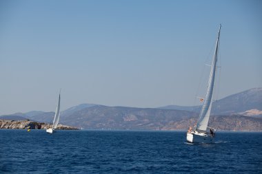 saronic körfez, yunanistan - 23 Eylül: saronic körfez, yunanistan üzerinde 23 Eylül 2012 tarihinde esnasında Yelkenli yat 