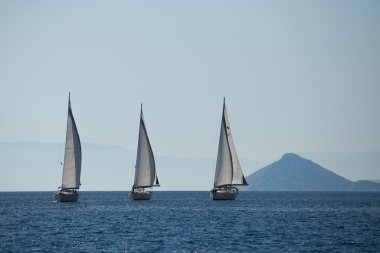 saronic körfez, yunanistan - 23 Eylül: saronic körfez, yunanistan üzerinde 23 Eylül 2012 tarihinde esnasında Yelkenli yat 