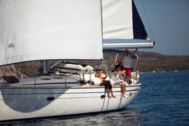 saronic körfez, yunanistan - 23 Eylül: saronic körfez, yunanistan üzerinde 23 Eylül 2012 tarihinde esnasında Yelkenli yat 