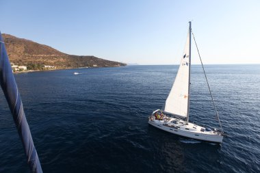 saronic körfez, yunanistan - 23 Eylül: saronic körfez, yunanistan üzerinde 23 Eylül 2012 tarihinde esnasında Yelkenli yat 