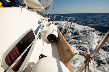 saronic körfez, yunanistan - 23 Eylül: saronic körfez, yunanistan üzerinde 23 Eylül 2012 tarihinde esnasında Yelkenli yat 