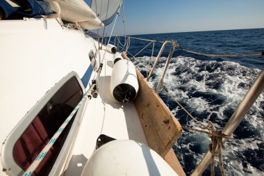 saronic körfez, yunanistan - 23 Eylül: saronic körfez, yunanistan üzerinde 23 Eylül 2012 tarihinde esnasında Yelkenli yat 