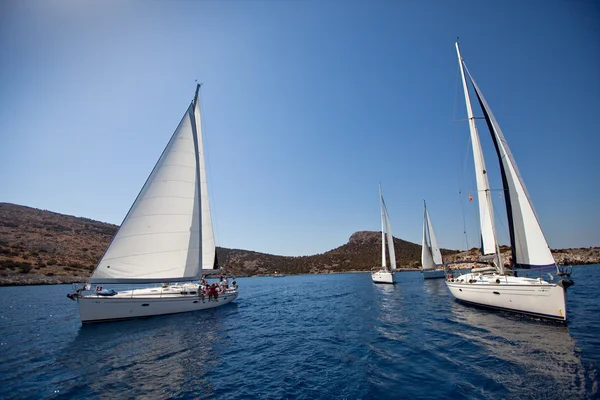 saronic körfez, yunanistan - 23 Eylül: saronic körfez, yunanistan üzerinde 23 Eylül 2012 tarihinde esnasında Yelkenli yat 