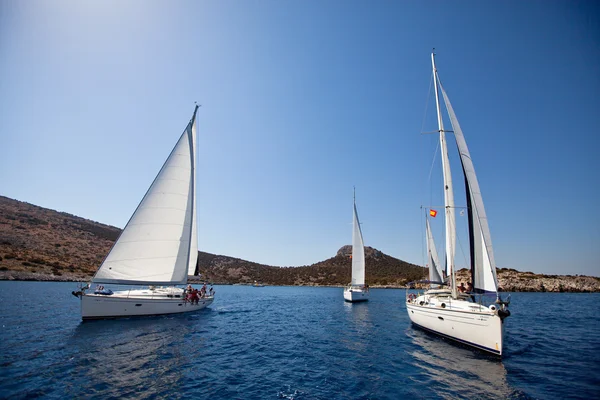 saronic körfez, yunanistan - 23 Eylül: saronic körfez, yunanistan üzerinde 23 Eylül 2012 tarihinde esnasında Yelkenli yat 