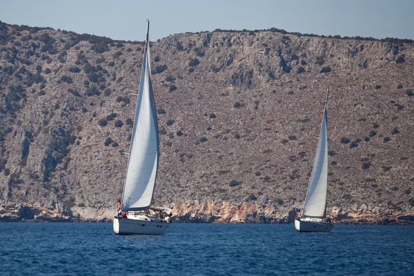 saronic körfez, yunanistan - 23 Eylül: saronic körfez, yunanistan üzerinde 23 Eylül 2012 tarihinde esnasında Yelkenli yat 