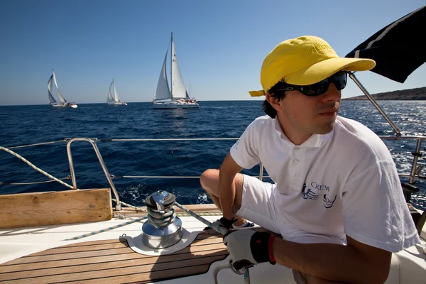 GULF SARÔNICO, GRÉCIA - SETEMBRO 23: Marinheiros participam da regata de vela "Viva Grécia 2012" em 23 de setembro de 2012 no Golfo Sarônico, Grécia . — Fotografia de Stock