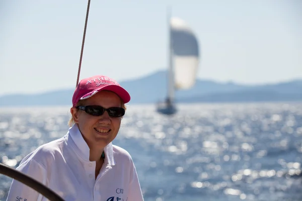 GULF SARÔNICO, GRÉCIA - SETEMBRO 23: Marinheiros participam da regata de vela "Viva Grécia 2012" em 23 de setembro de 2012 no Golfo Sarônico, Grécia . — Fotografia de Stock