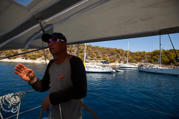 Saron Körfezi, Yunanistan - 23 Eylül: denizciler katılmak yelkenli içinde "viva Yunanistan 2012" 23 Eylül 2012 tarihinde saronic gulf, Yunanistan. — Stok fotoğraf