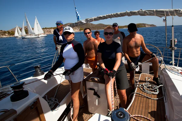 Oidentifierade sjöman deltar i segling regatta segel & kul trophy 2012 — Stockfoto