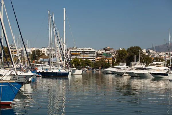 Golf van Egina, Griekenland - september 23: boten concurrenten tijdens het zeilen regatta "viva griekenland 2012" op 23 september 2012 betreffende de Golf van Egina, Griekenland — Stockfoto