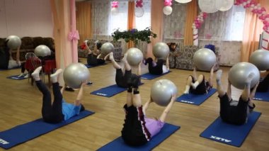 yaşlılar ve engelliler için Fitness Eğitim