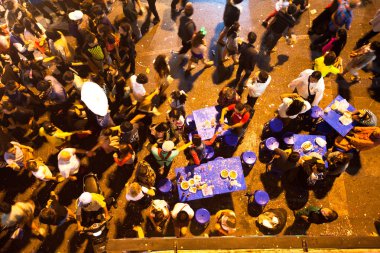 Chiangmai, Tayland - 31 Aralık: şehir merkezinde geri sayım yeni yıl kutlamaları sırasında toplandı.