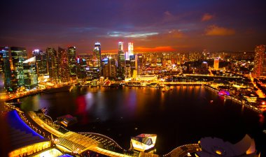 Singapur çatı marina defne otel gece görünümü