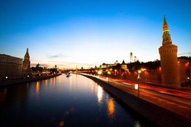 Moskova Nehri yakınında Moskova'daki kremlin çıkabilir