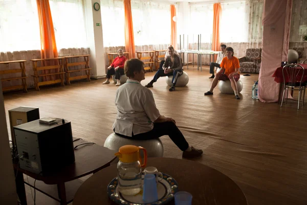 PODPOROZHYE, RÚSSIA - JULHO 5: Dia da Saúde no Centro de serviços sociais para aposentados e deficientes Otrada — Fotografia de Stock