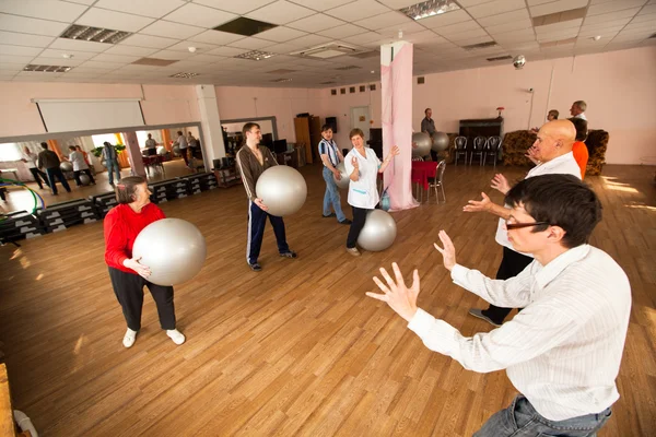 Podporozhye, russland - 5. Juli: Gesundheitstag im Zentrum für soziale Dienste für Rentner und Behinderte otrada. — Stockfoto