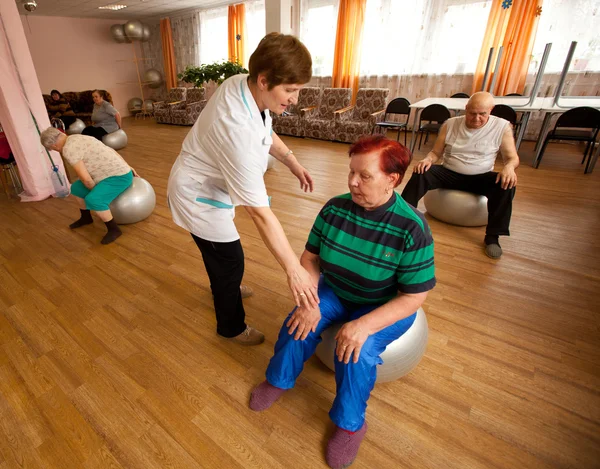 Podporozhye, Rusya - 4 Haziran: emekliler için sosyal hizmetler merkezi ve engelliler Otrada sağlık günü