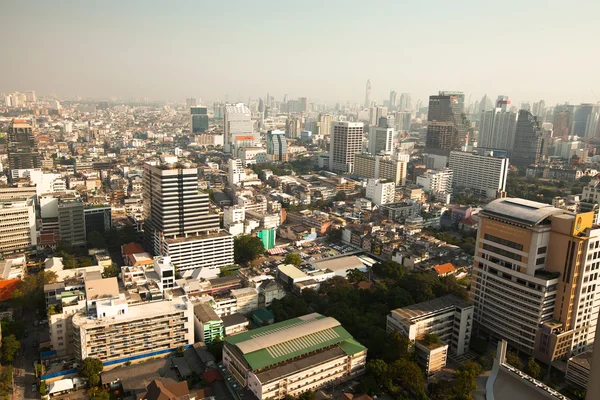 BANGKOK, THAILAND - JANEIRO 19. Panorama vista sobre Bangkok em janeiro 19, 2013 em Bangkok, Tailândia . Fotos De Bancos De Imagens