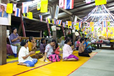 Tören wat klong prao Manastırı chang sonra Buda Festivali