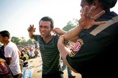 Tanımlanamayan katılımcı ana gün tören mümkün khong khuen