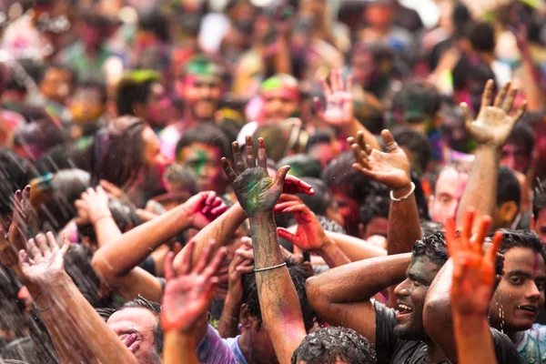 Firade holi festivalen av färger i kuala lumpur, malaysia — Stockfoto