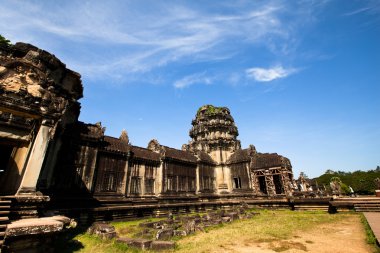Siem reap, Kamboçya - Aralık 13: tanımlanamayan bir Kamboçyalılar Ulusal teşkil angkor wat, Aralık 13, turistler için 2012 tarihinde siem reap, Kamboçya. Angkor ziyaretçiler için ülkenin ana çekim olduğunu.