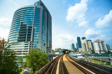 kuala lumpur, Malezya - Nisan 4: kuala Lumpur 4 Nisan 2013 tarihinde kelana jaya satırından şehir görüntüsü. Bugün kjl bir gün 190.000 yolcu ve ulusal olaylar sırasında günde 350.000 taşır.