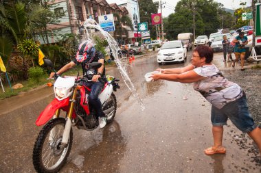 Ko chang, Tayland - Nisan 13: kutladı üzerinde 13 Nisan 2013 ko Chang, Tayland songkran Festivali