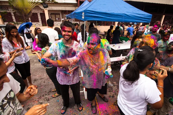 KUALA LUMPUR, MALAISIE - MAR 31 : Célébré Holi Festival of Colors, 31 mars 2013 à Kuala Lumpur, Malaisie. Holi, marque l'arrivée du printemps, étant l'un des plus grands festivals en Asie . — Photo