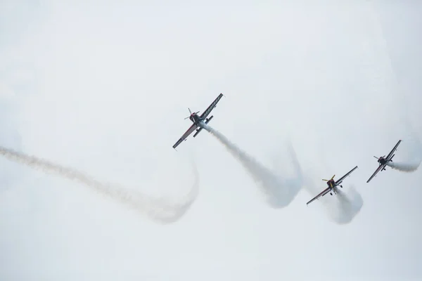 Aerobatic team utför under show — Stockfoto