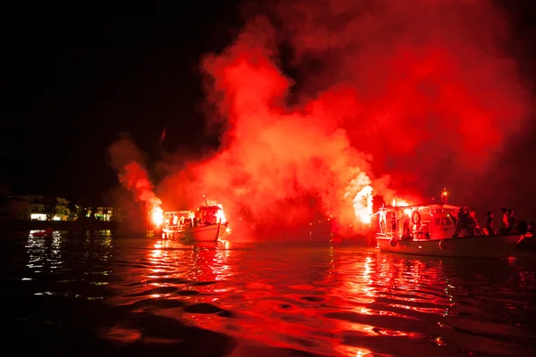 Brûlage rituel de Judas Iscariote en Grèce — Photo