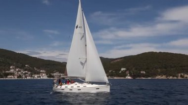 Peloponnese, Yunanistan-8 Mayıs: tekne yelken yelkenli ellada 2013, 8 Mayıs 2013 peloponnese, Yunanistan'ın 9 bahar sırasında rakip.