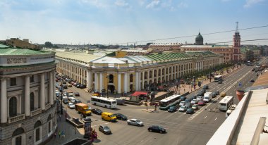 St.Petersburg, Rusya Federasyonu - Haziran 26: top metrosu görünümünde ve gostiny dvor nevsky prospect, 26 Haziran 2013, spb, Rusya üzerinde alışveriş merkezi. istasyon 1967 tarihinde açılan, işlek tüm spb metro istasyonları biridir..