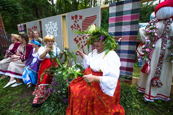 TERVENICHI, RUSSIA - JUL 7: Local people celebrated Ivan Kupala Day, Jul 7, 2013, Tervenichi, Russia. The celebration relates to the summer solstice and includes a number of fascinating Pagan rituals. — Stock Photo, Image