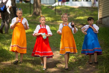 tervenichi, Rusya Federasyonu - 7 Temmuz: Ivan kupala günü, 7 Temmuz 2013 tanımlanamayan çocuk