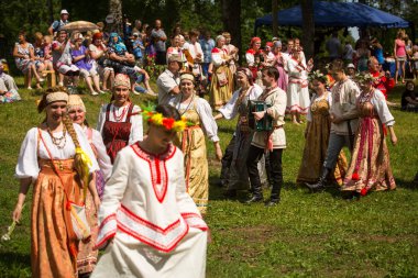 Rusya'da Ivana kupala tatil kutluyor